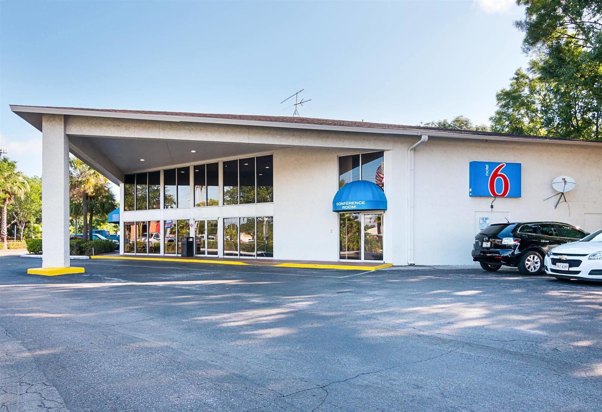 Motel 6-Tampa, Fl - Fairgrounds Exterior photo